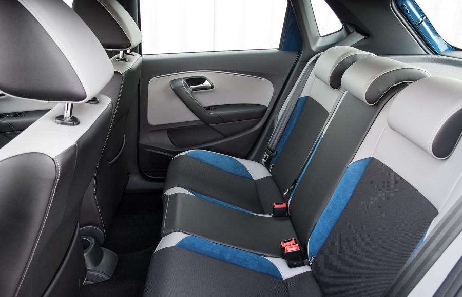  Volkswagen Polo BlueGT 5-Door 2014 года  (UK) (фото 9 из 20)